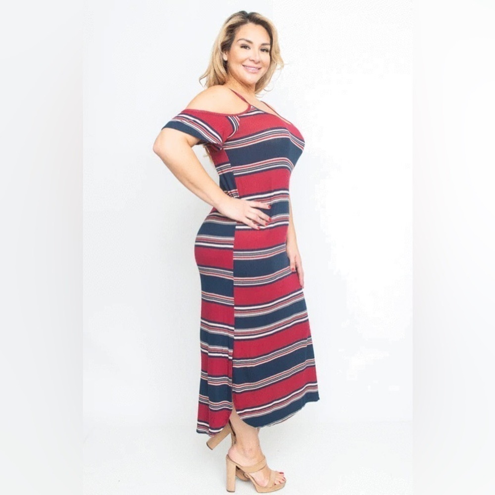 Super cute lightweight knit with peekaboo shoulder plus size maxi - Picture 1 of 1
